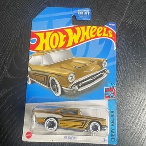 Hot Wheels 57 Chevy Bel Air Gold White‎ Stripe Diecast Car 44/250